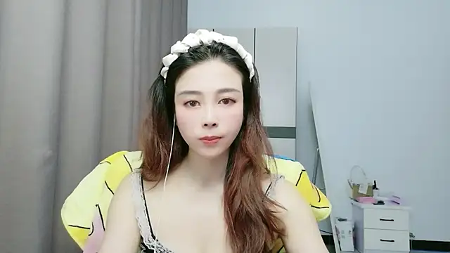 xiaoxiaohong030 online show from 06/13/26, 02:37