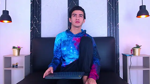 Feiccer Castquer online show from 04/28/26, 11:15