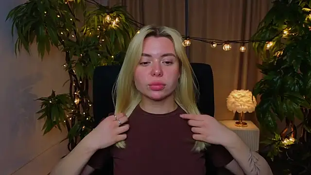 AveriRigby online show from 05/07/26, 10:42