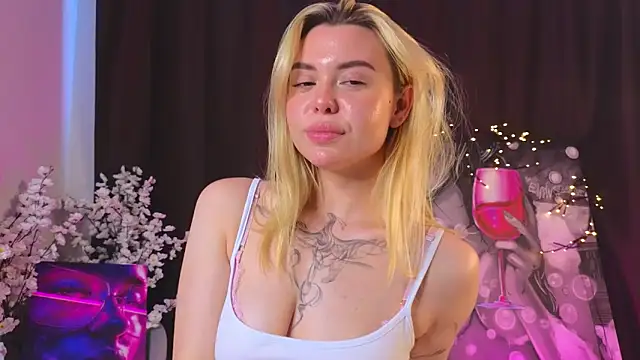 AveriRigby online show from 05/08/26, 10:53