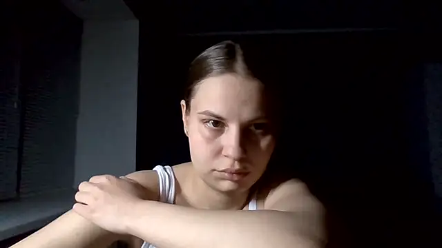  Linsyy ee  online show from 04/30/26, 06:03