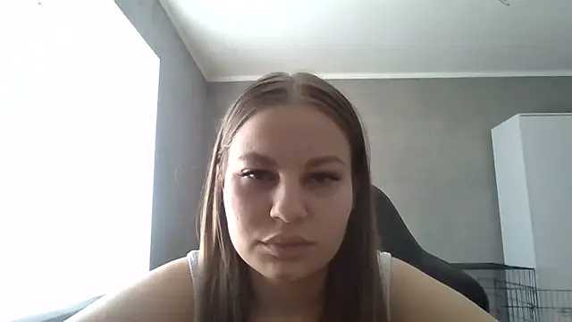  Linsyy ee  online show from 05/05/26, 09:28