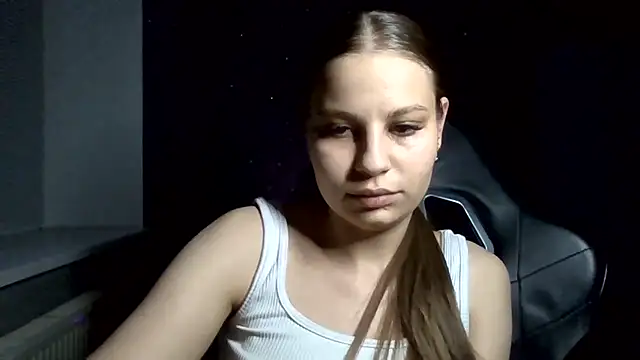  Linsyy ee  online show from 05/10/26, 09:42