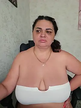 Snapshot of -CUTE-EVVIL- chatting on 07/17/26, 07:04 -CUTE-EVVIL- online show from 07/17/26, 07:04