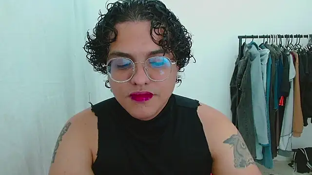 Snapshot of Diane_exotic chatting on 05/14/26, 10:27 Diane exotic online show from 05/14/26, 10:27