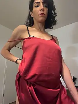 Yasmiinee online show from 05/23/26, 09:08