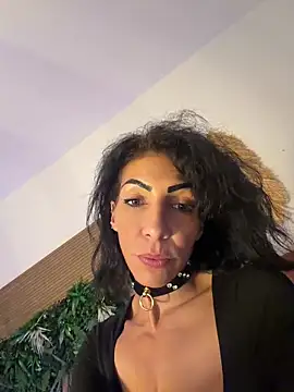 Yasmiinee online show from 05/31/26, 07:04