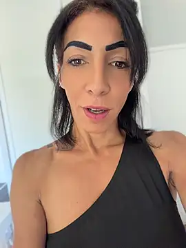 Yasmiinee online show from 06/07/26, 10:08
