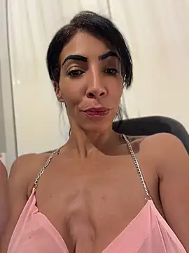Yasmiinee online show from 06/07/26, 10:13