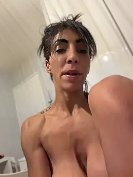 Yasmiinee online show from 06/08/26, 01:28