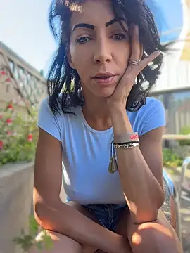 Yasmiinee online show from 06/14/26, 07:43