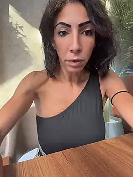 Yasmiinee online show from 07/02/26, 03:18