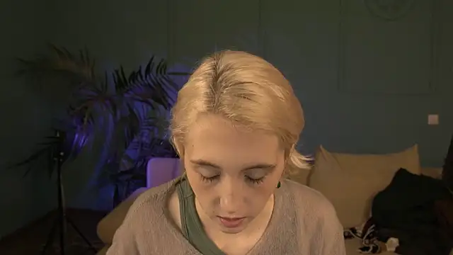 Elen Moore online show from 04/27/26, 05:49