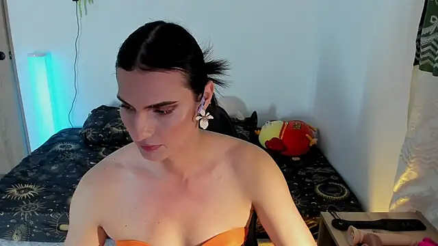  shantallskinny  online show from 05/06/26, 05:57