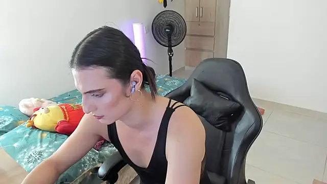  shantallskinny  online show from 06/03/26, 09:53