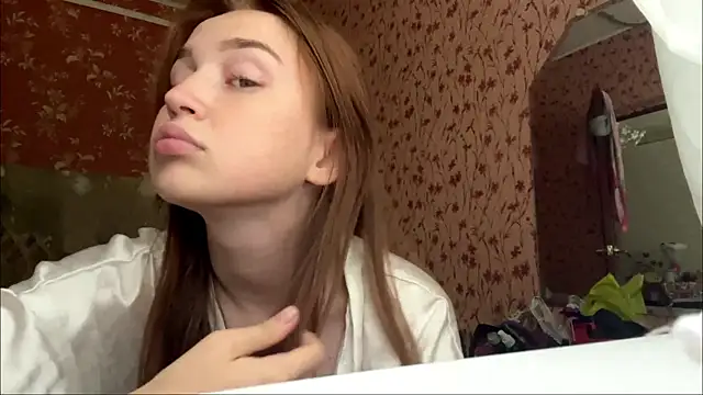 Chloooee online show from 07/12/26, 08:49