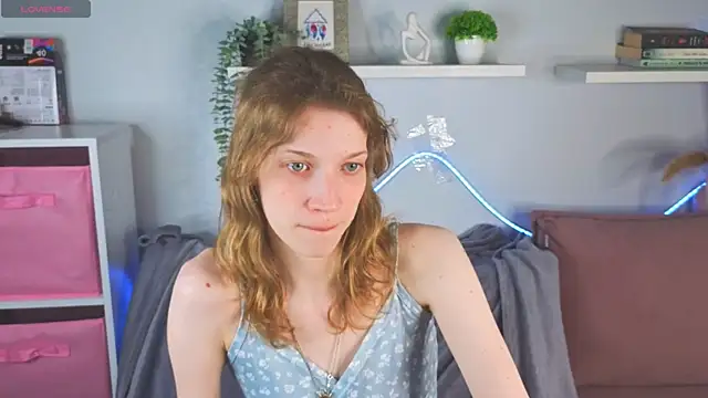 Emily Cartex online show from 05/17/26, 05:49