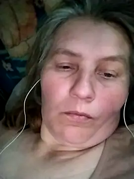Snapshot of IrisMaris37 chatting on 05/03/26, 03:40 IrisMaris37 online show from 05/03/26, 03:40