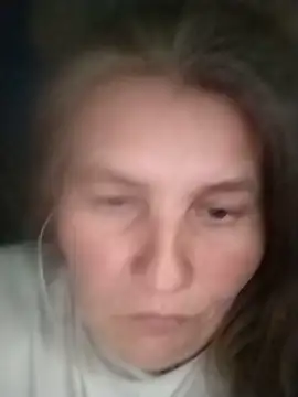Snapshot of IrisMaris37 chatting on 05/19/26, 01:39 IrisMaris37 online show from 05/19/26, 01:39