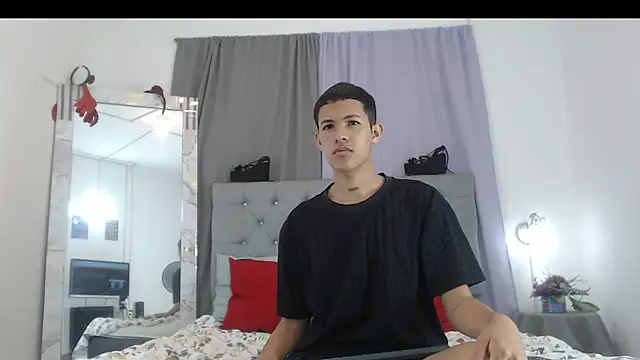 PhillipCox online show from 06/03/26, 03:31