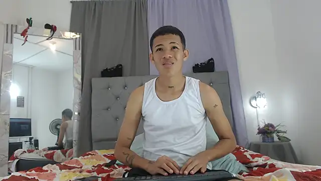 PhillipCox online show from 06/11/26, 05:05