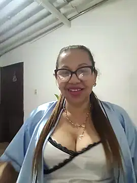 Ladymilf12 online show from 05/05/26, 01:24