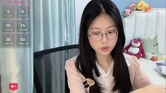 Snapshot of Luna-666 chatting on 05/11/26, 10:07 Luna-666 online show from 05/11/26, 10:07