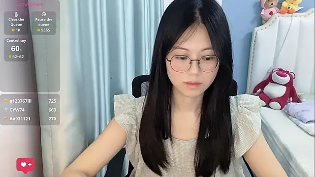 Snapshot of Luna-666 chatting on 05/17/26, 03:04 Luna-666 online show from 05/17/26, 03:04