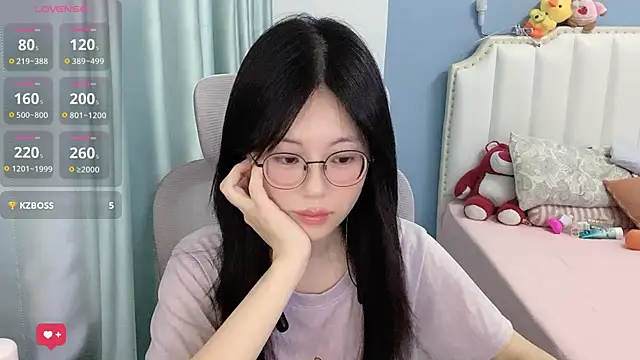 Snapshot of Luna-666 chatting on 07/25/26, 03:31 Luna-666 online show from 07/25/26, 03:31