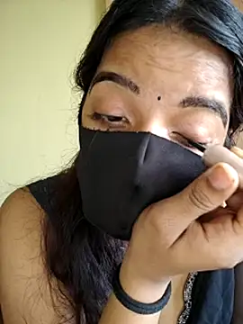 vanika2000 online show from 05/18/26, 06:08