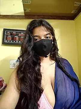 Snapshot of vanika2000 chatting on 07/07/26, 04:15 vanika2000 online show from 07/07/26, 04:15