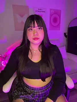 Snapshot of iEmily_ chatting on 05/17/26, 01:25 iEmily online show from 05/17/26, 01:25