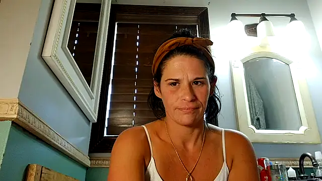 Vanessa Valentine online show from 05/18/26, 03:07