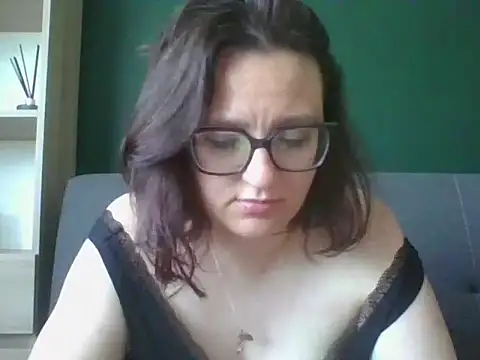 sensual paris online show from 05/26/26, 05:25