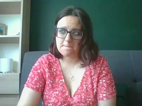 sensual paris online show from 06/02/26, 05:31