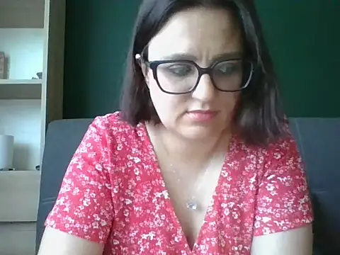 sensual paris online show from 06/19/26, 05:23