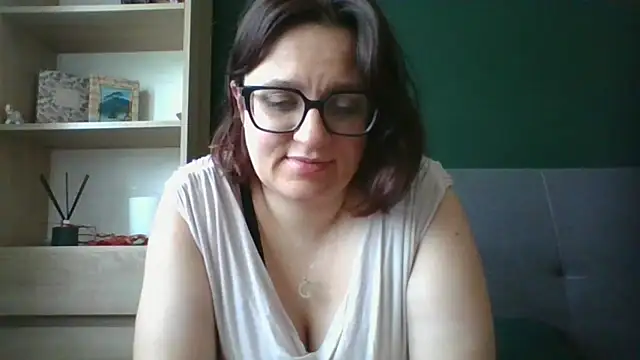 sensual paris online show from 07/13/26, 05:32