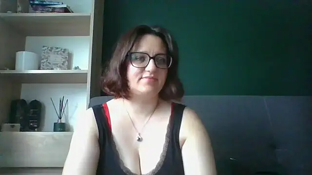 sensual paris online show from 08/03/26, 05:28