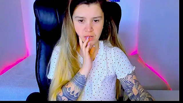 Snapshot of Natali_Secret chatting on 05/09/26, 07:46 Natali Secret online show from 05/09/26, 07:46