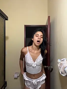 mia moonna online show from 05/21/26, 11:39