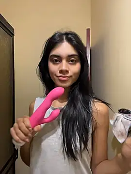 mia moonna online show from 06/12/26, 11:31