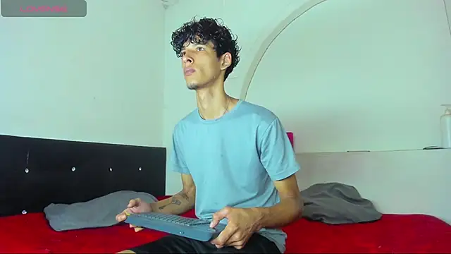 liammendoza98 online show from 05/15/26, 12:01