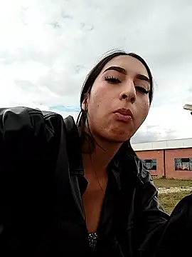 Sexy sarita outdoors online show from 04/27/26, 08:40