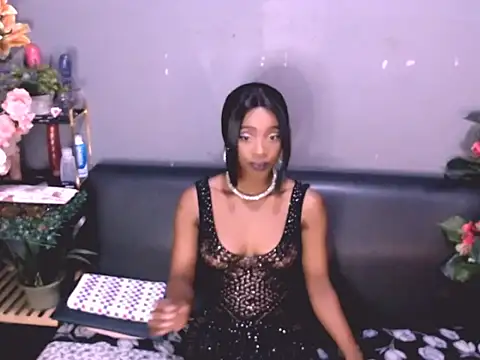 LolaSavageXO online show from 05/19/26, 06:47