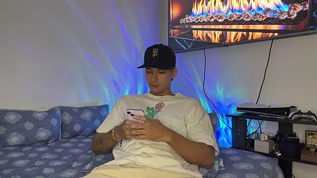 SexxxySquirterStev777 online show from 06/04/26, 02:34