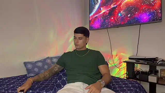 SexxxySquirterStev777 online show from 06/26/26, 01:37