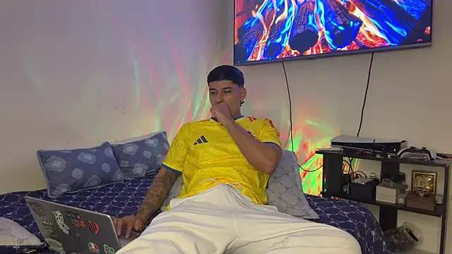 SexxxySquirterStev777 online show from 07/07/26, 01:04