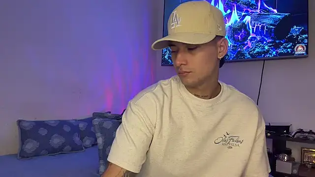 SexxxySquirterStev777 online show from 07/11/26, 02:20