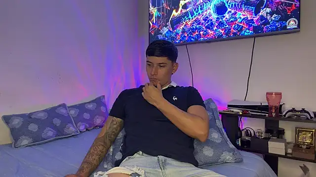 SexxxySquirterStev777 online show from 07/14/26, 01:50