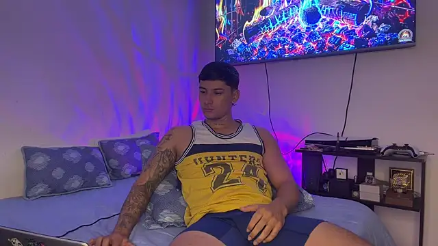 SexxxySquirterStev777 online show from 07/15/26, 09:36
